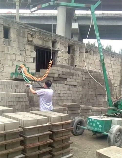 水泥磚碼磚機(jī)與碼垛機(jī)廠 現(xiàn)代制磚產(chǎn)業(yè)的核心裝備供應(yīng)商