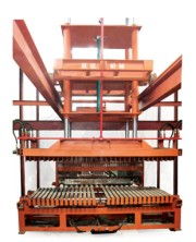 富威重工機(jī)械廠 創(chuàng)新引領(lǐng)，品質(zhì)鑄就——制磚機(jī)行業(yè)的領(lǐng)跑者